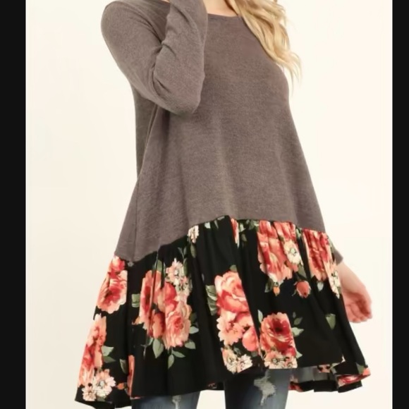 Brown/Grey top with flowy floral bottom - Picture 1 of 4